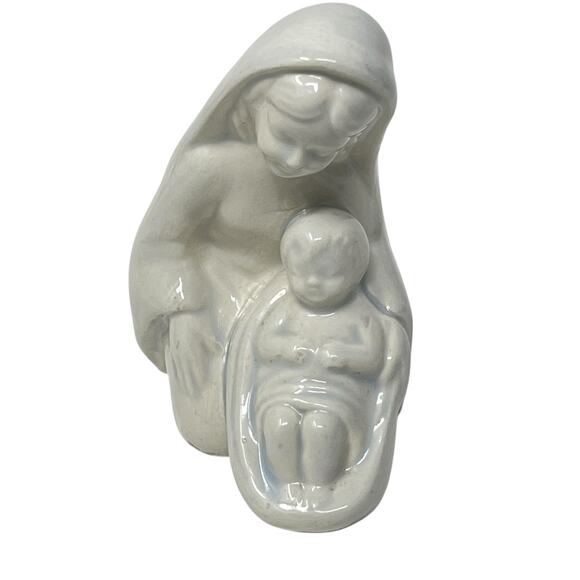 White Glazed Ceramic Virgin Mary and Baby Jesus Figurine 4" Tall - Picture 4 of 9